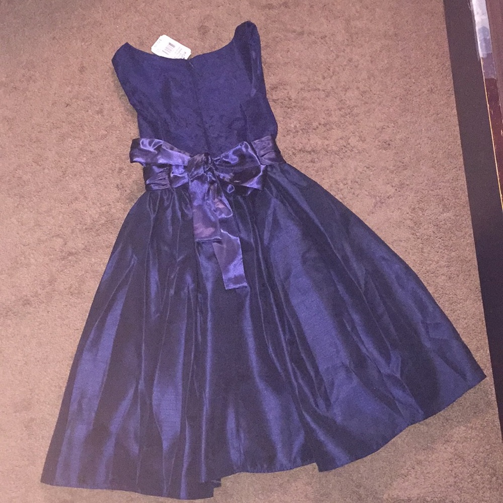 A beautiful soft dress not worn once - Picture 2 of 2